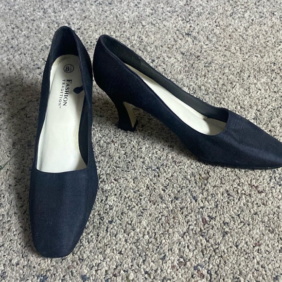 Fashion Tradition Black Heels Pumps Sz 8.5 - Picture 1 of 7